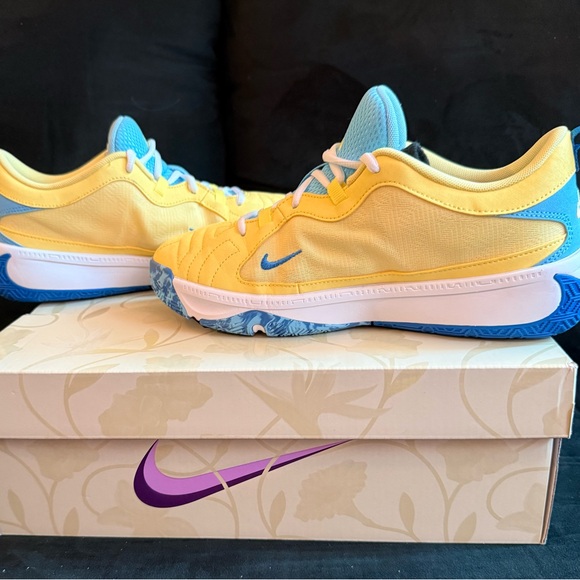 Nike Giannis Freak 5 - Air Zoom - Like New - 6.5Y/39EU/8 women’s/6.5 men’s - Picture 5 of 15